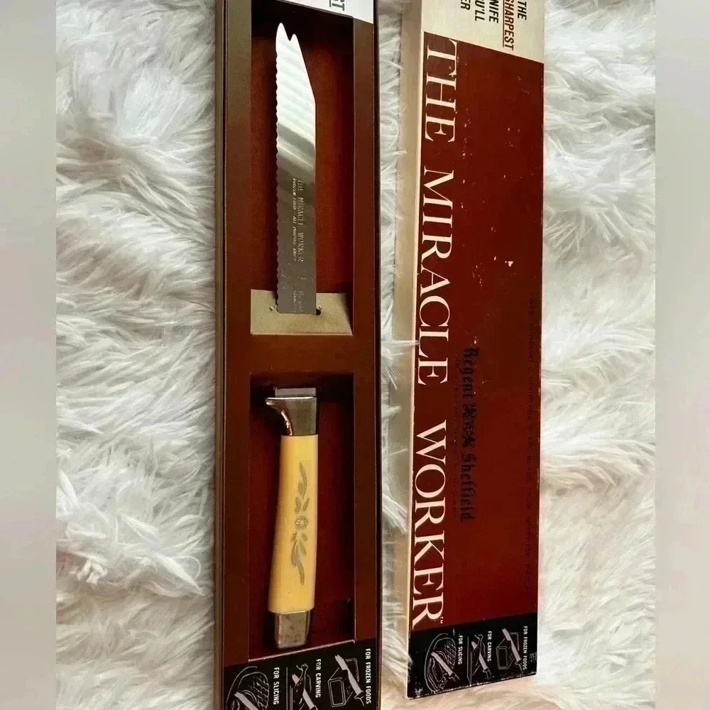 Vintage carving knife. In box‎ Regent& Sheffield 12 inches